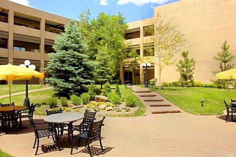 Courtyard Santa Fe Hotel Exterior photo